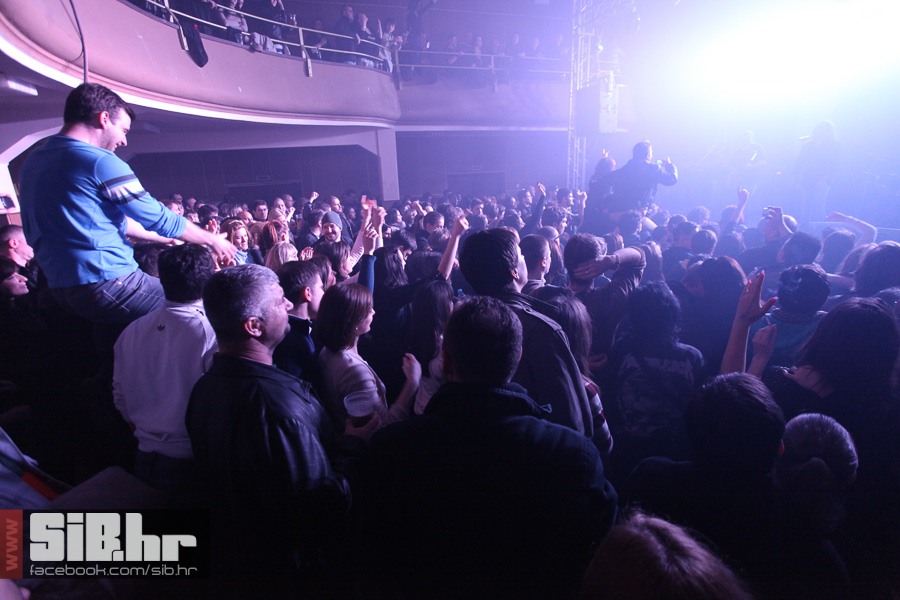 opca_opasnost_slavija_04042013_