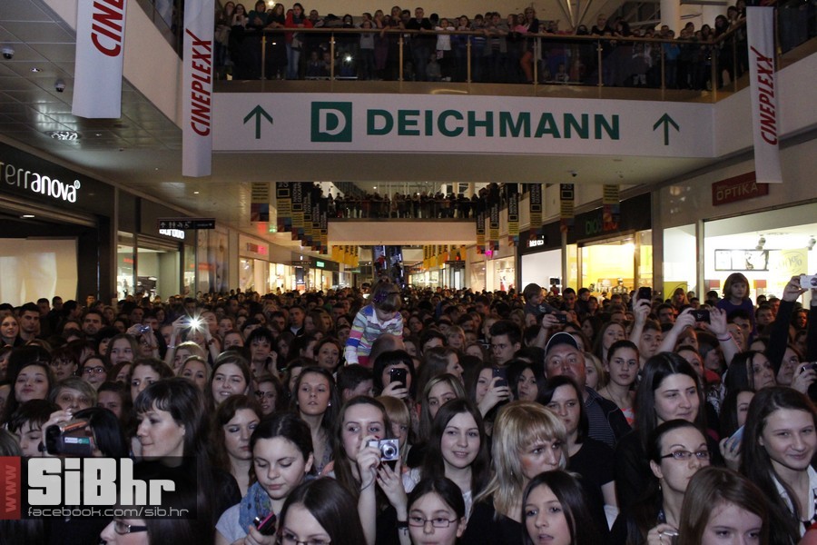 ivan_zak_avenuemall_osijek_zora