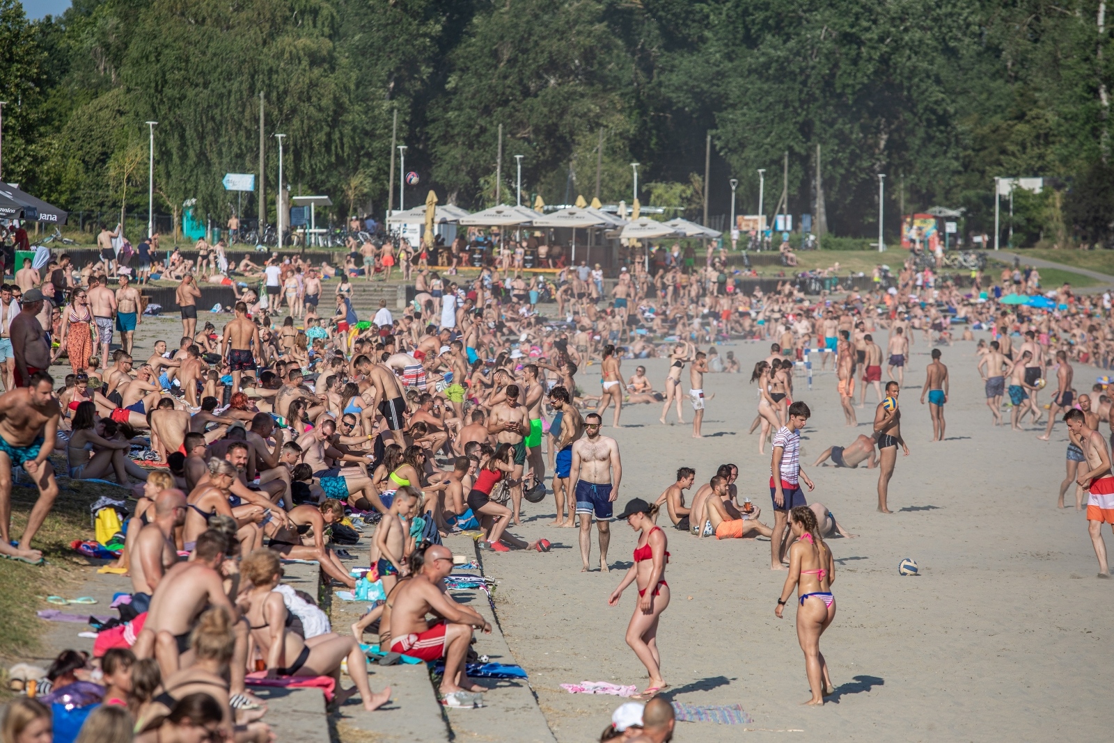 Tisuće Osječana spas od vrućina potražili na Kopiki