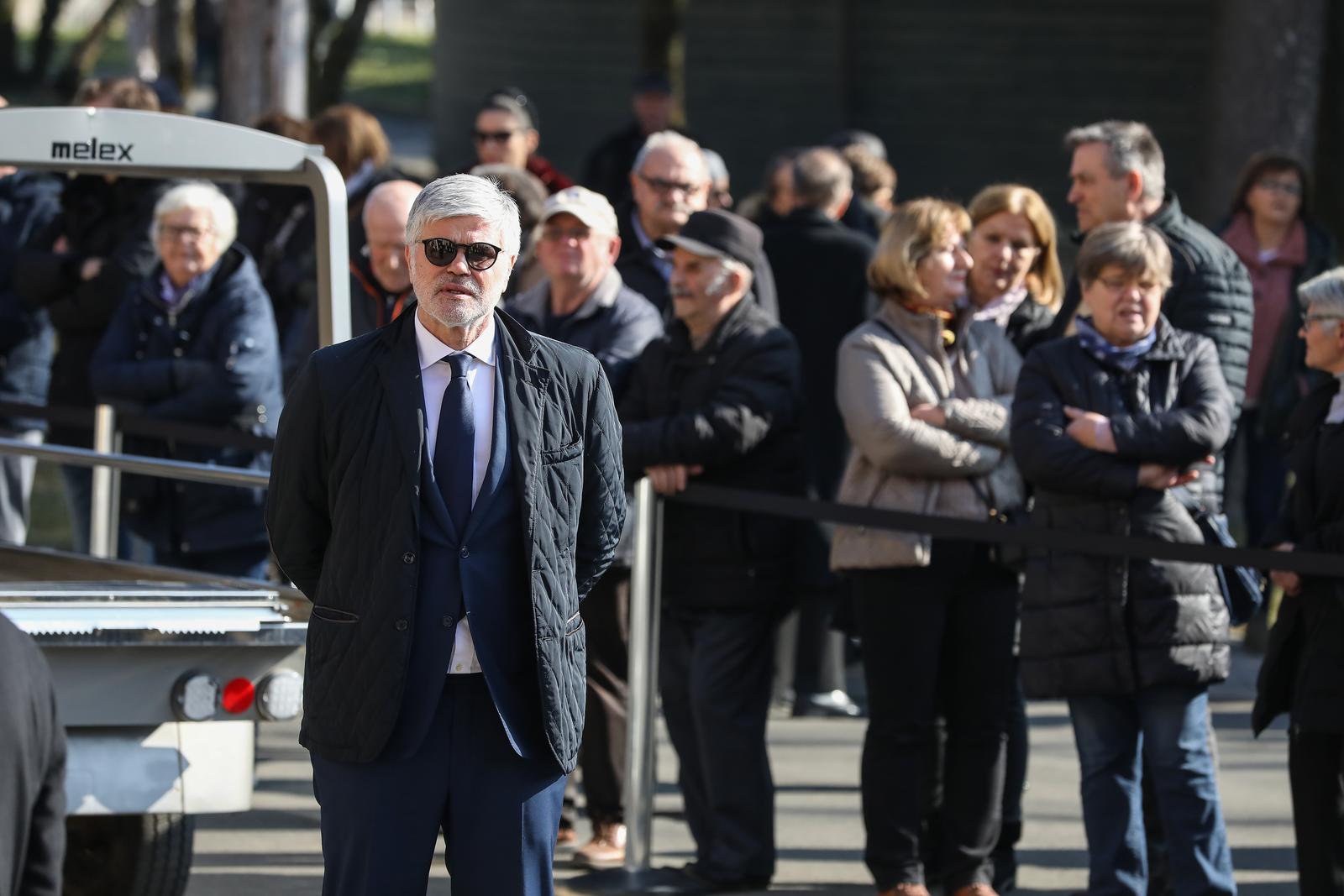 Posljednji ispraćaj Ćire na Mirogoju
