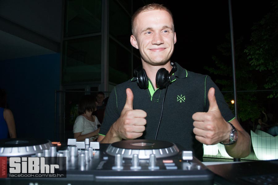 dc_party_SiBhr_14