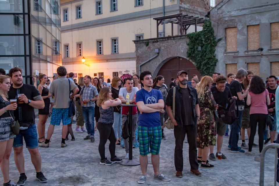 Goran Bare i Majke rasplesali Osječane