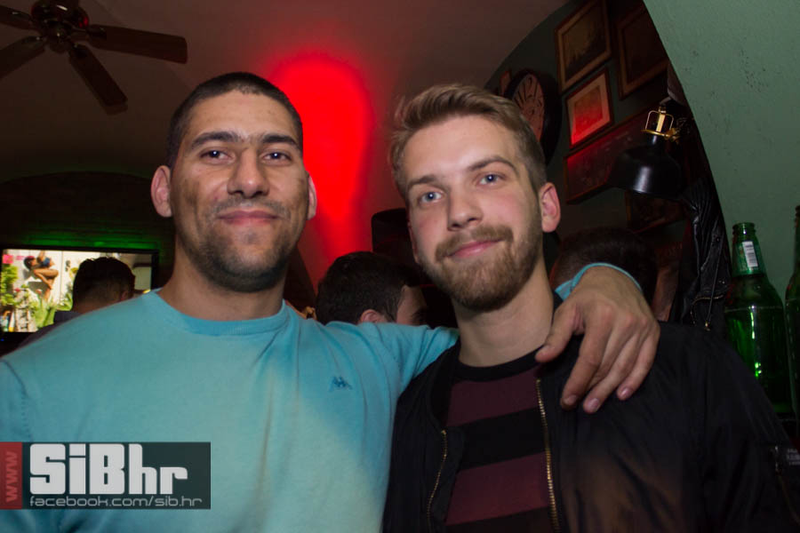fort_pub_9