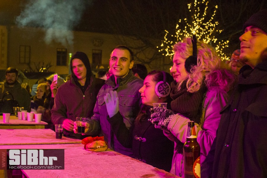 nova_godina_2016_trg_tvrdja_sib nova_godina_2016_trg_tvrdja_sib