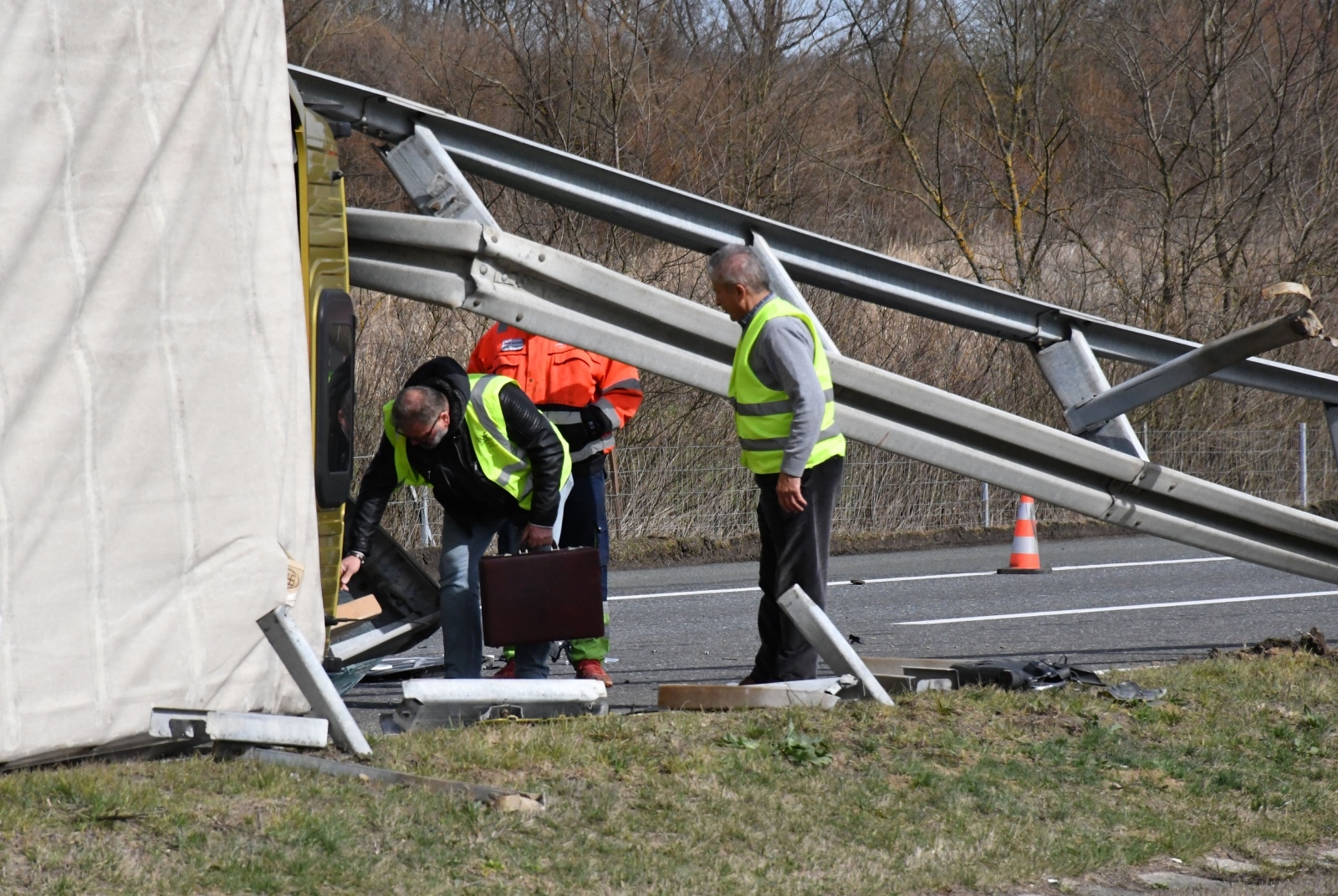 Kamion probio zaštitnu ogradu na autocesti A3
