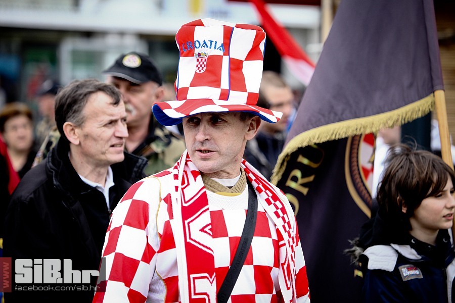 vukovar_prosvjed_protiv_cirilic