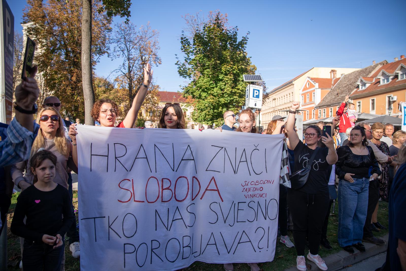 Prosvjed svinjgojaca u Vinkovcima