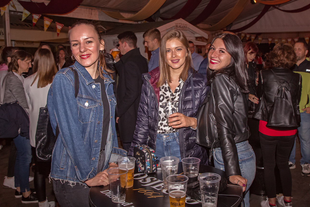 Dani prvog hrvatskog piva 2021: Crvena jabuka Dani prvog hrvatskog piva 2021: Crvena jabuka