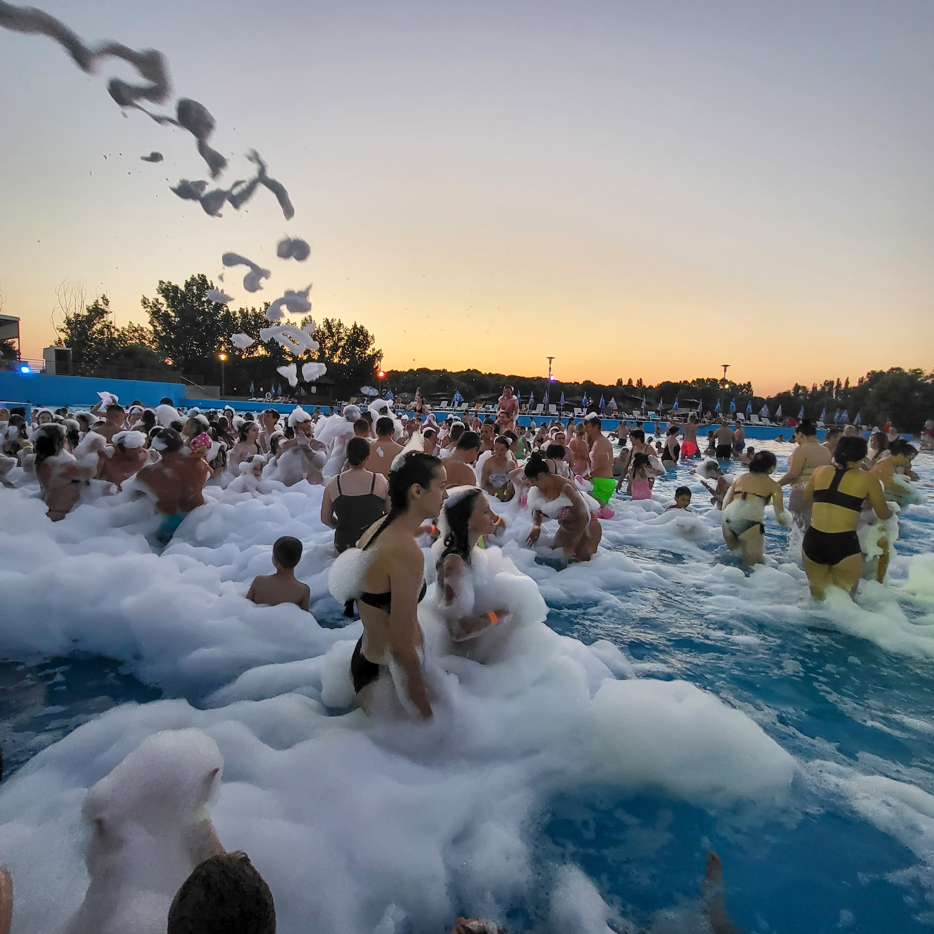 Pjena party u Bizovačkim toplicama Pjena party u Bizovačkim toplicama
