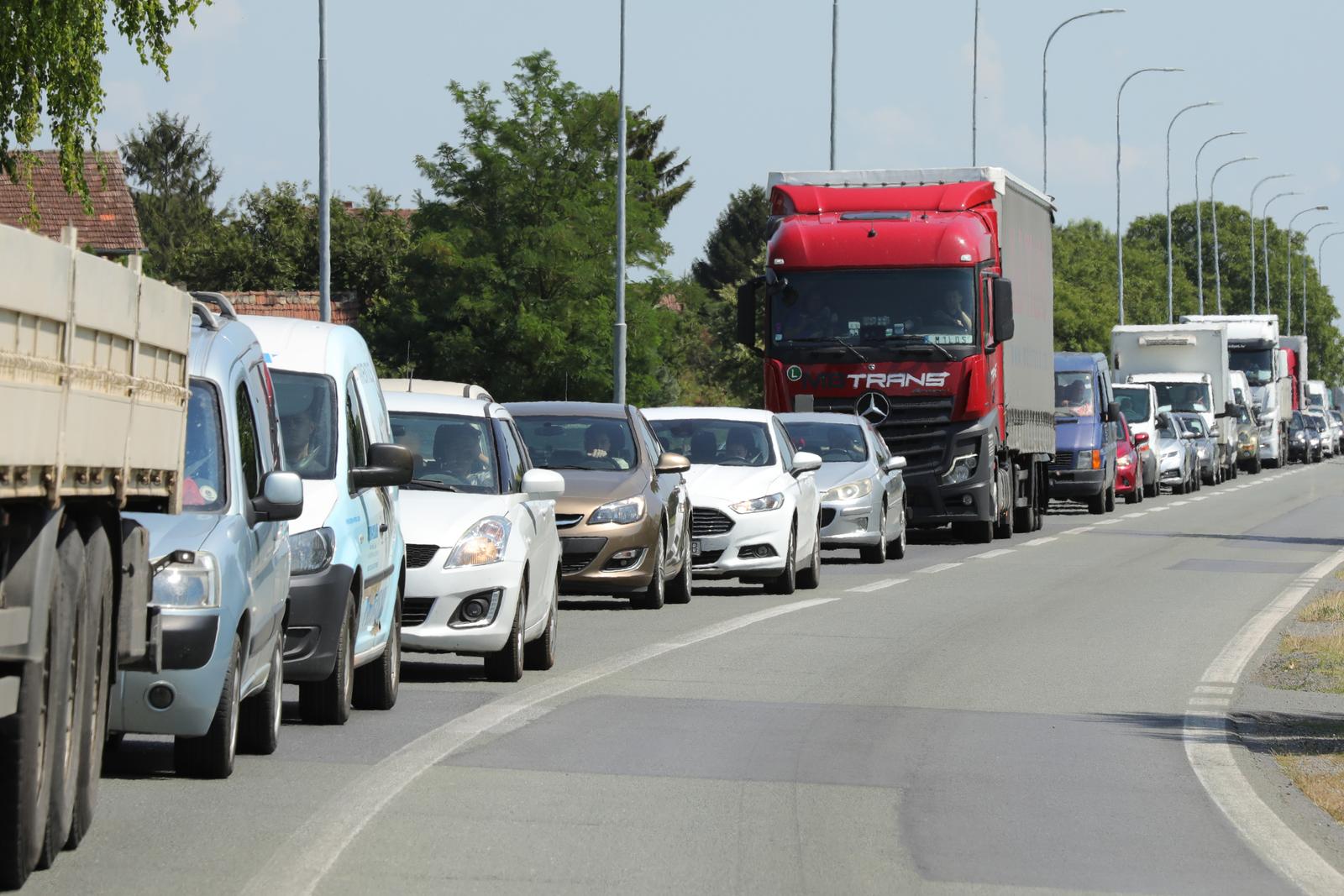 Zatvorena D55 između Vinkovaca i Gradišta Zatvorena D55 između Vinkovaca i Gradišta