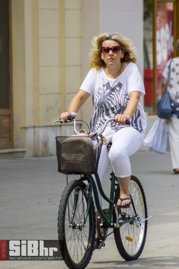 legice_i_lege_na_biciklima_srpa
