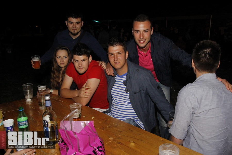 studentska_rostiljada_Mejasi_Si