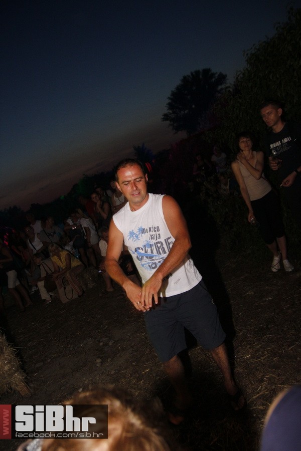 slama_dan_drugi_SiBhr_113 slama_dan_drugi_SiBhr_113