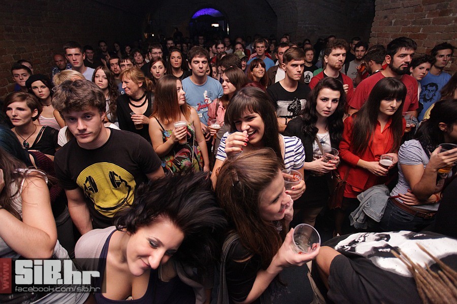 maybeshewill_teatar_27092012_si