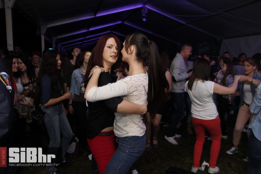 studentska_rostiljada_Mejasi_Si