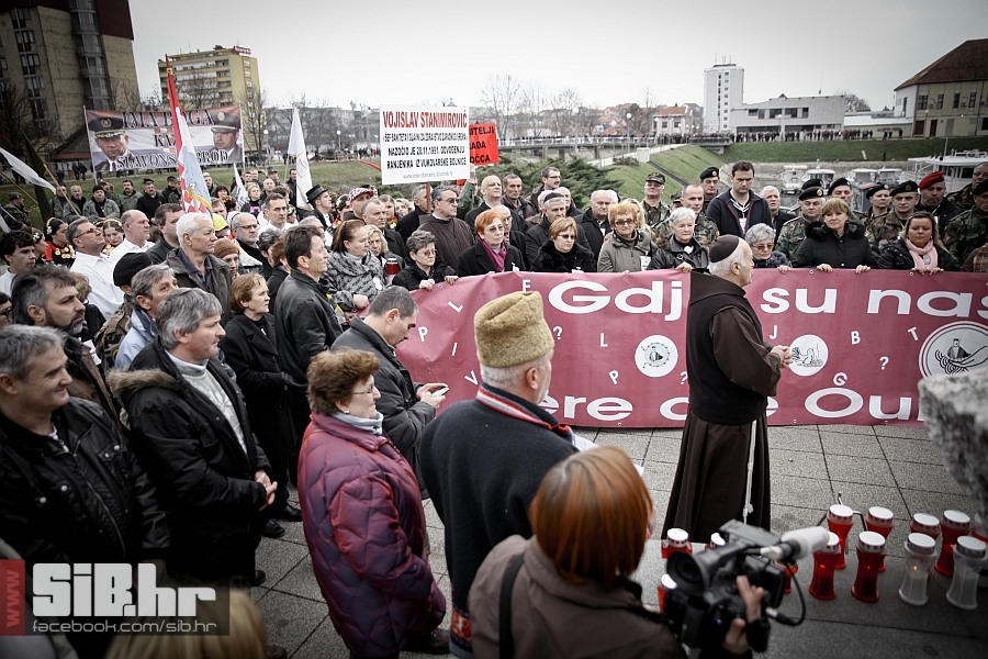 vukovar_prosvjed_protiv_cirilic