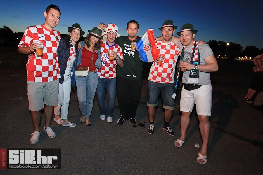 dc_party_14062012_sibhr_by_mban