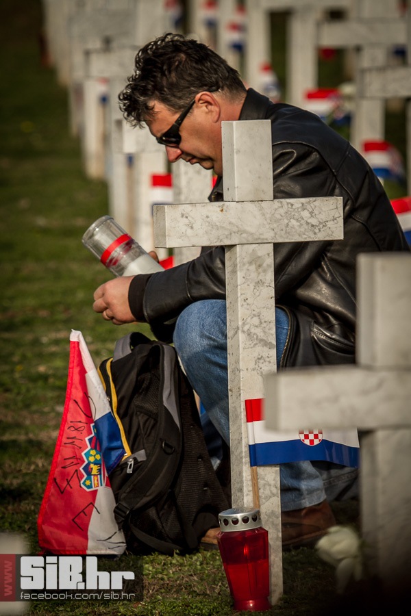 kolona_sjecanja_vukovar_1811201