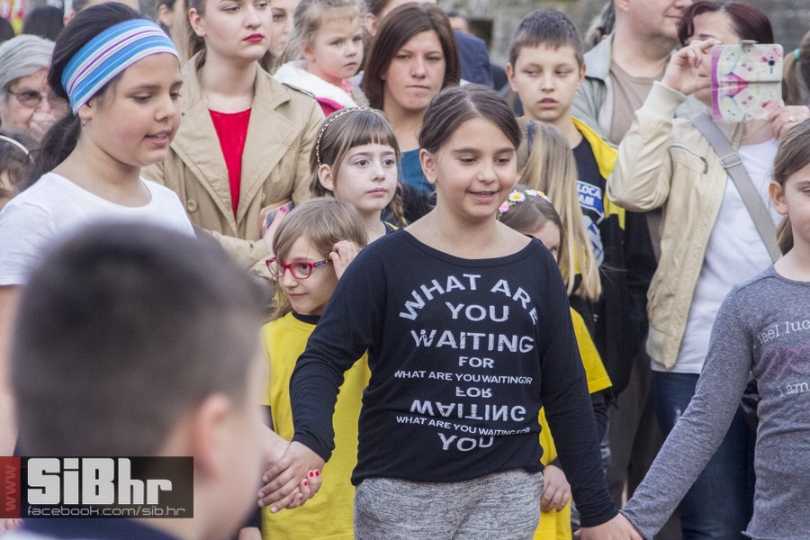 transgeneracijski_party_tvrdja_
