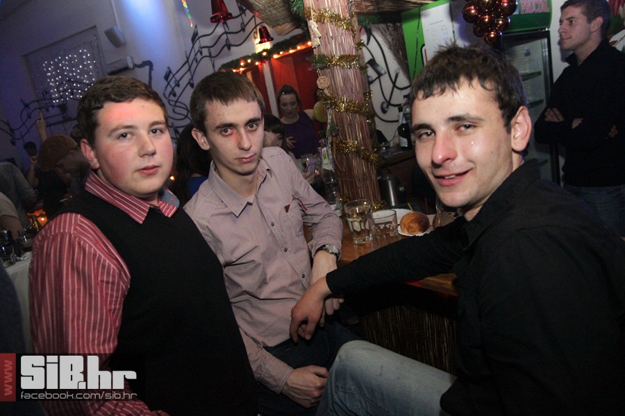 novagtrgkinolumiermediumlotus75 novagtrgkinolumiermediumlotus75