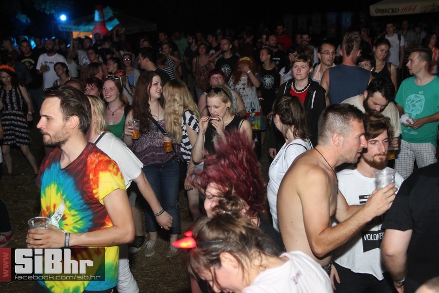 backyard_art_festival_SiBhr_2