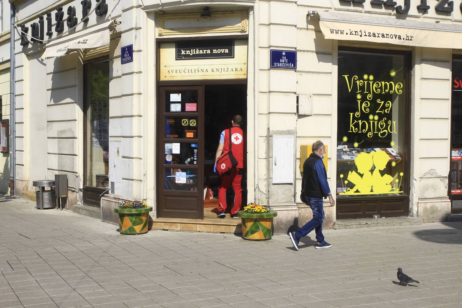 Nakon više od mjesec dana trgovine u centru grada otvorile vrata