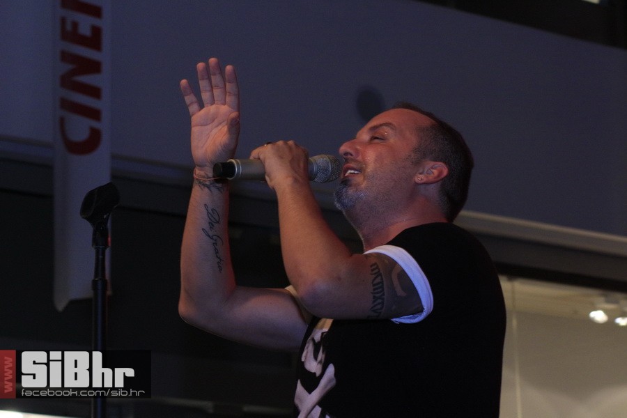 tony_am_SiB_hr_05