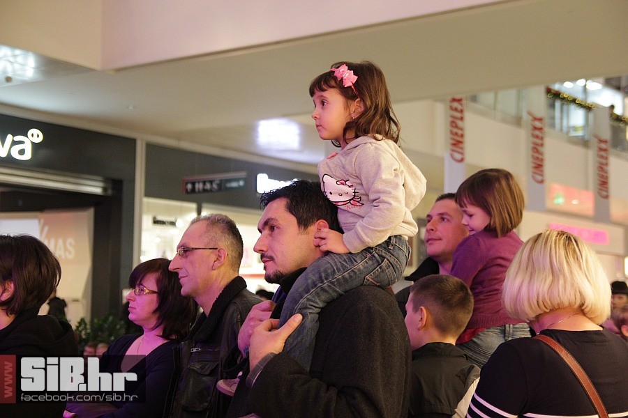 bozicna_bajka_am_12 bozicna_bajka_am_12