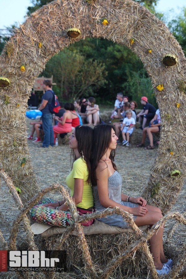 slama_dan_drugi_SiBhr_80 slama_dan_drugi_SiBhr_80