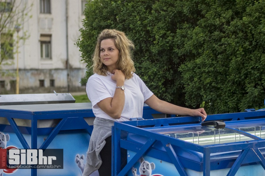 osjecani_u_setnji_gradom_90 osjecani_u_setnji_gradom_90