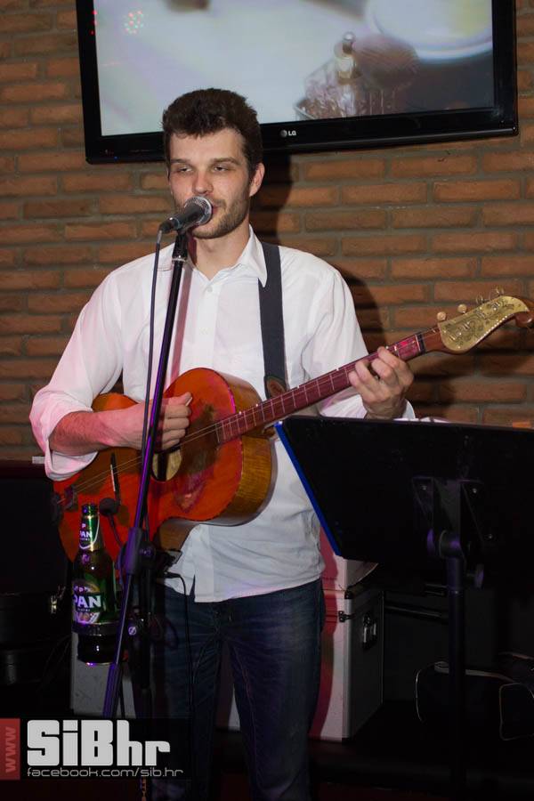 fort_pub_9