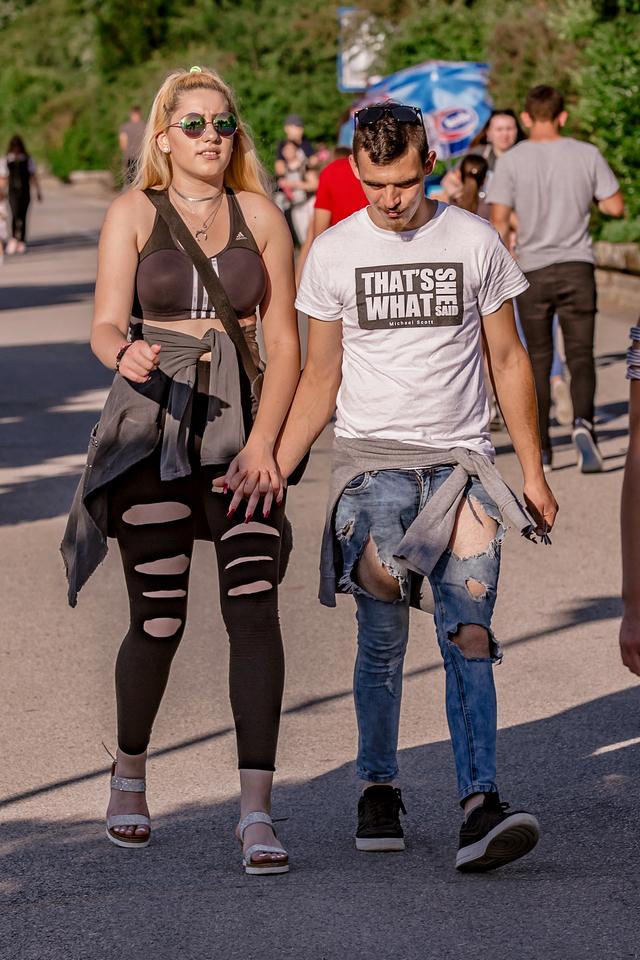 Legice i lege u nedjeljnoj šetnji