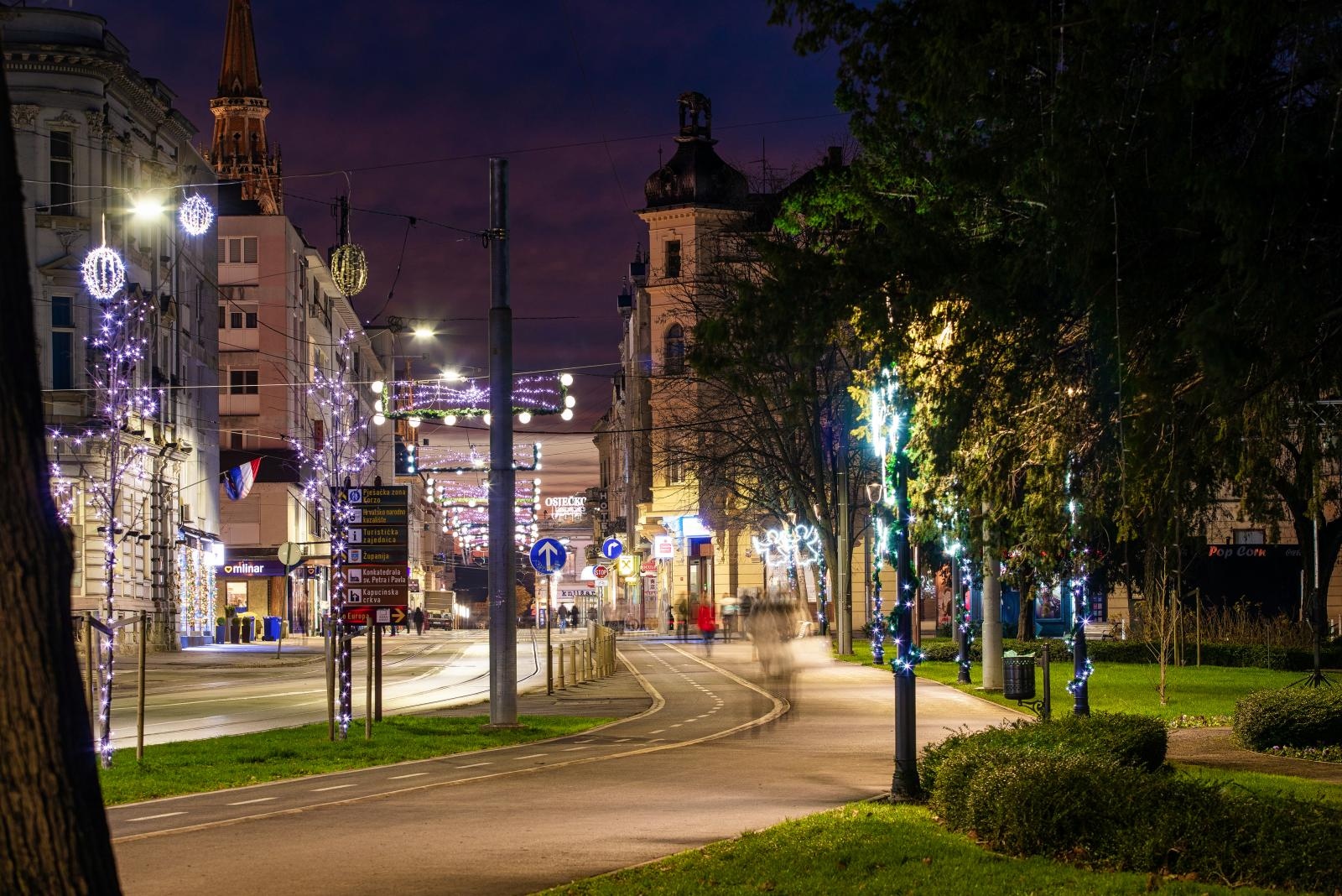 Adventska čarolija u središtu Osijeka 2020.