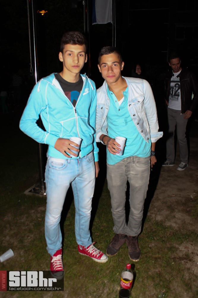 dc_party_2706_SiBhr_14 dc_party_2706_SiBhr_14