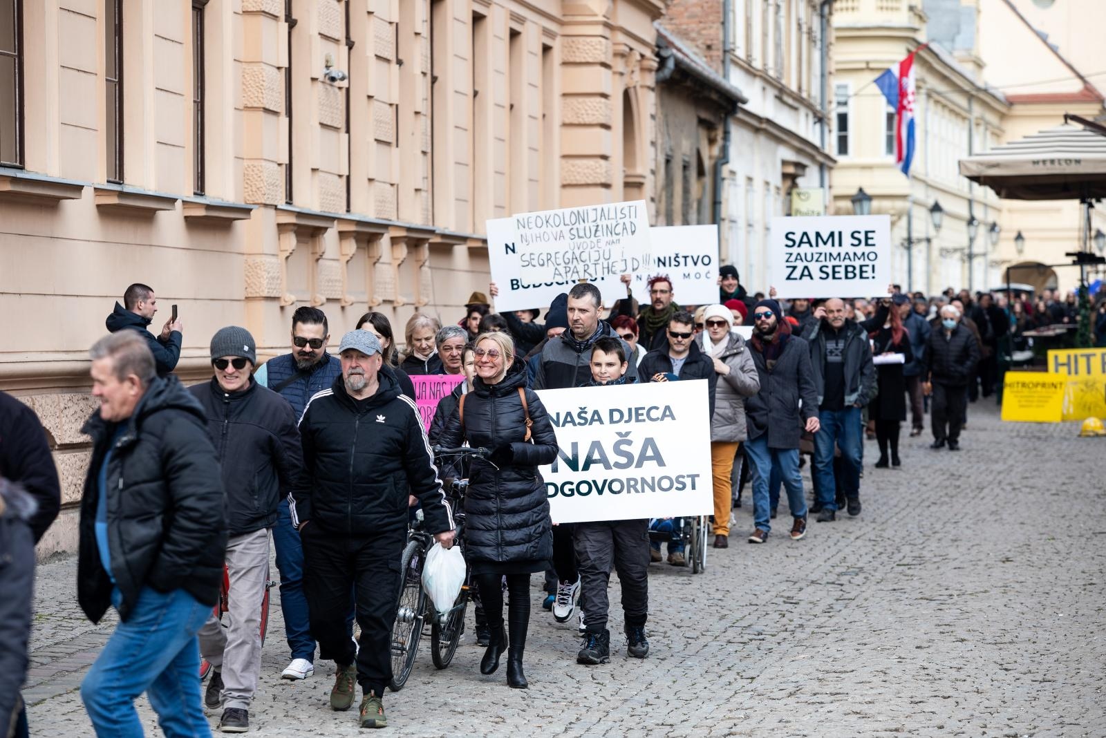 Kroz Osijek prošla povorka slobode – povorka protiv ograničavanja zbog koronavirusa