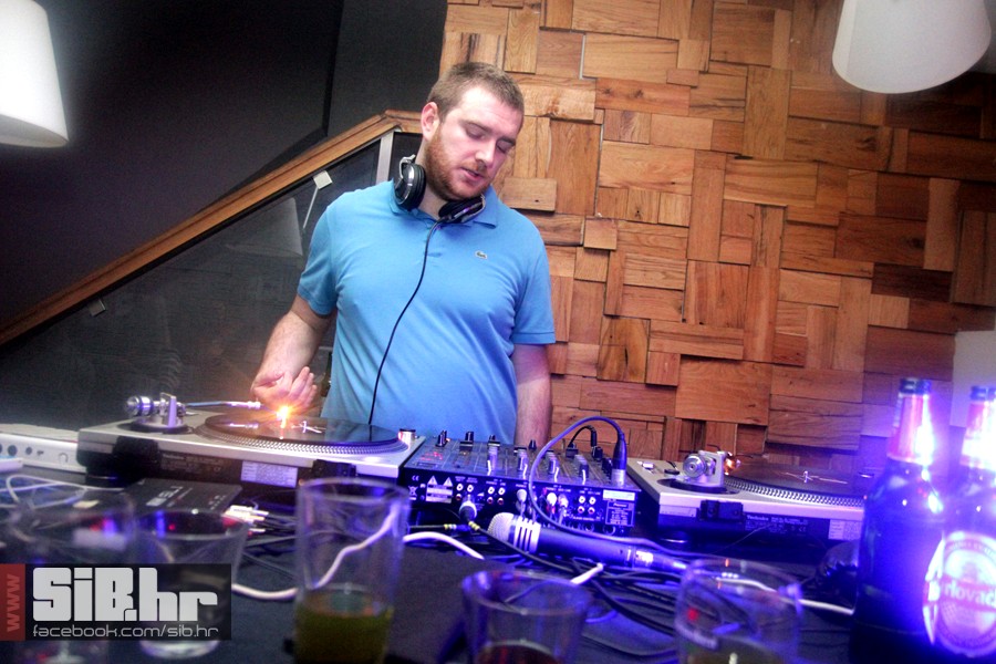 novagtrgkinolumiermediumlotus71 novagtrgkinolumiermediumlotus71