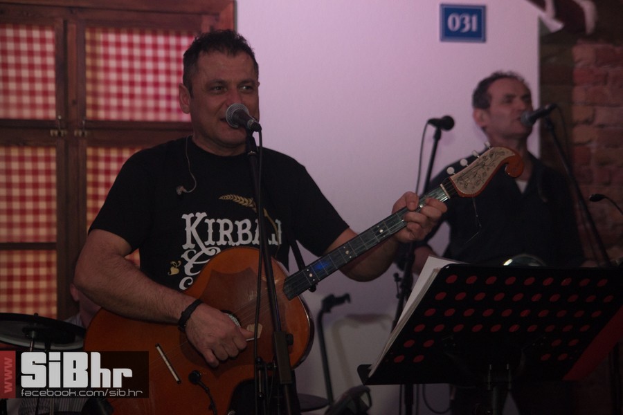 slavonia_band_outside_18