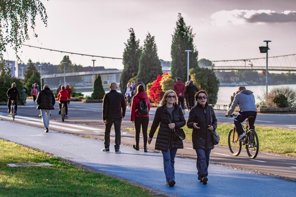 Nedjeljna šetnja promenadom