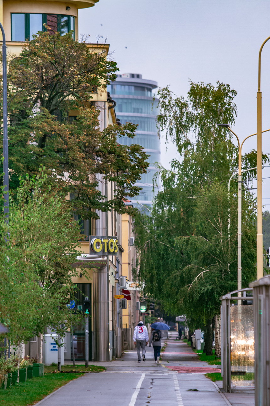 Kišni jesenji dan na osječkim ulicama