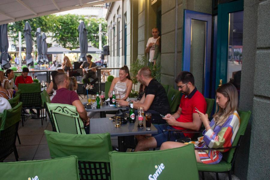 Još jedna odlična glazbena večer na terasi ’22-ojke’