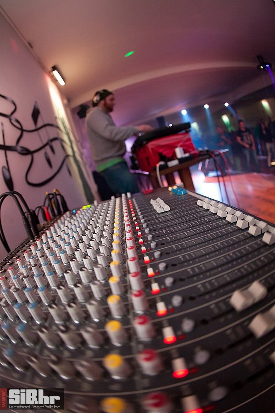 medium_general_woo_sibhr_40