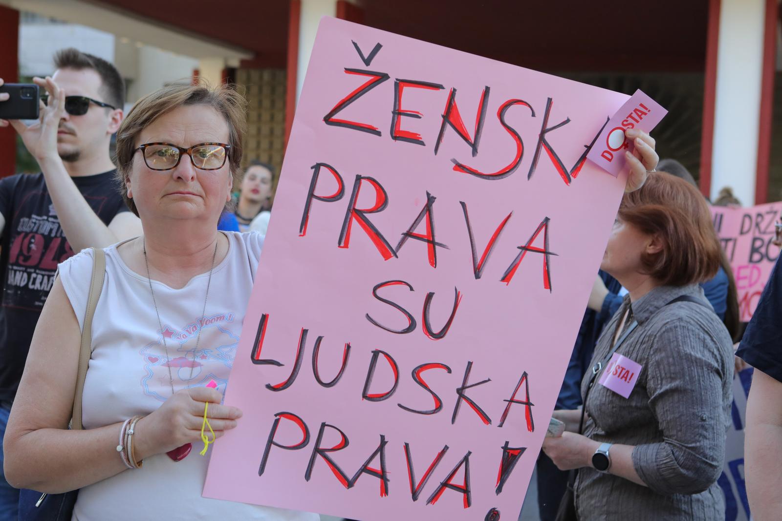Prosvjed žena na Tregu slobode u Osijeku
