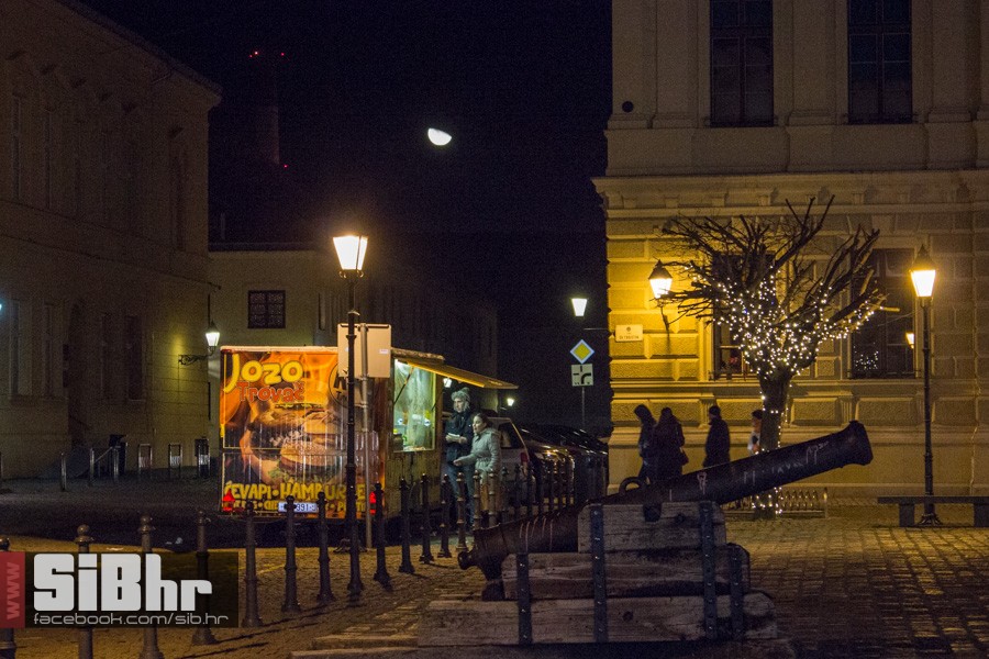 nova_godina_2016_trg_tvrdja_sib nova_godina_2016_trg_tvrdja_sib