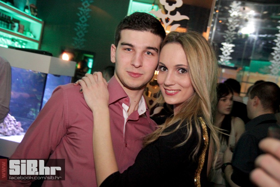 novagtrgkinolumiermediumlotus10 novagtrgkinolumiermediumlotus10