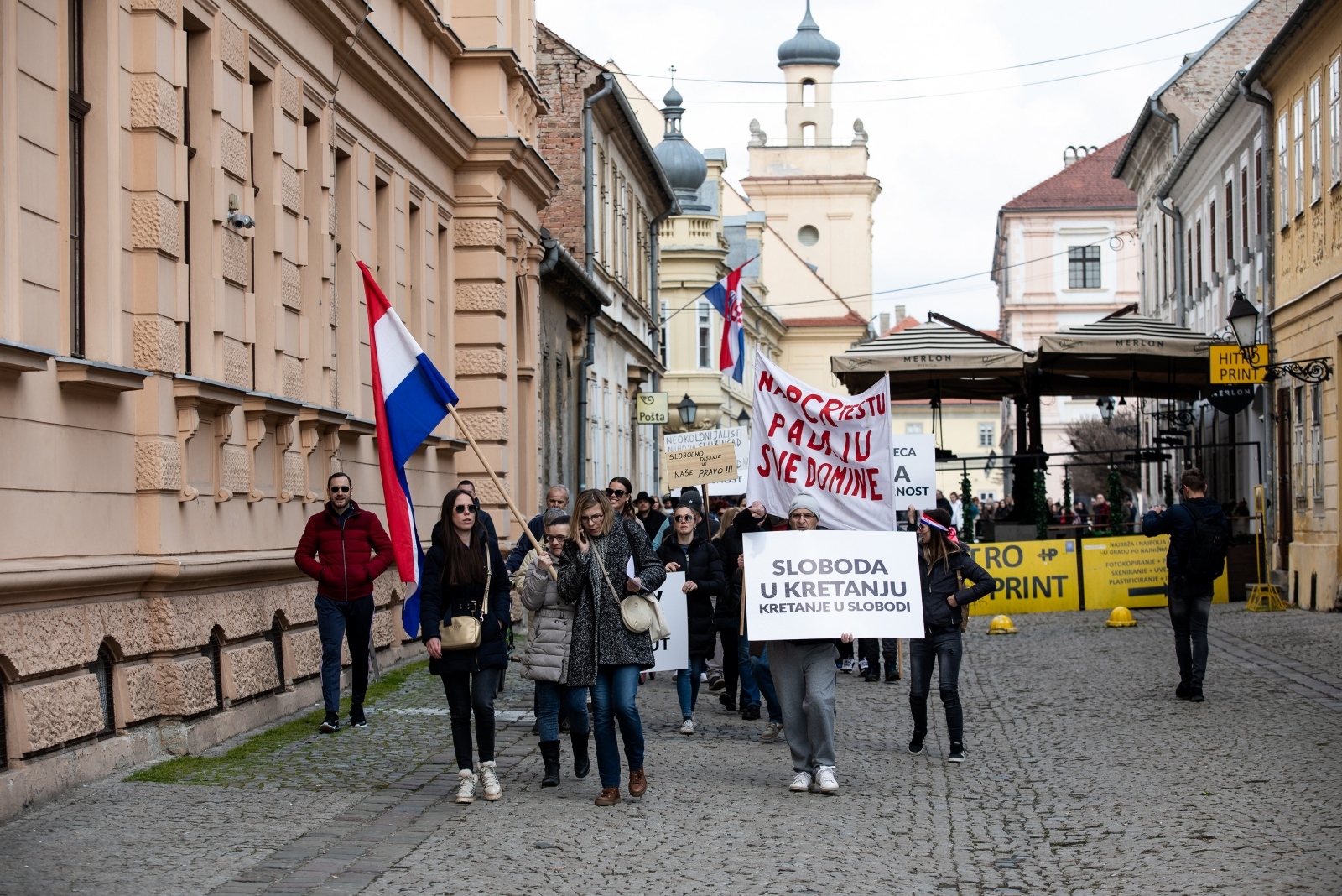 Kroz Osijek prošla povorka slobode – povorka protiv ograničavanja zbog koronavirusa