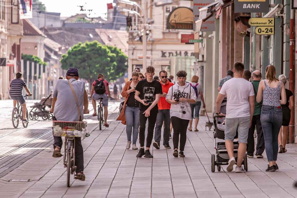 Legice i lege u nedjeljnoj šetnji