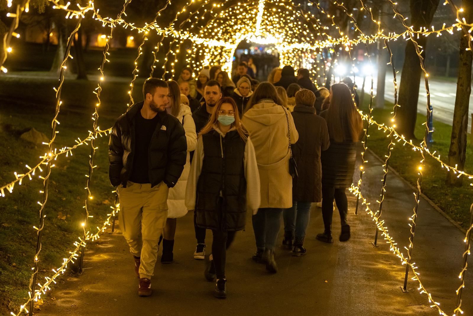 Advent u Osijeku ove godine još sjajniji i čarobniji