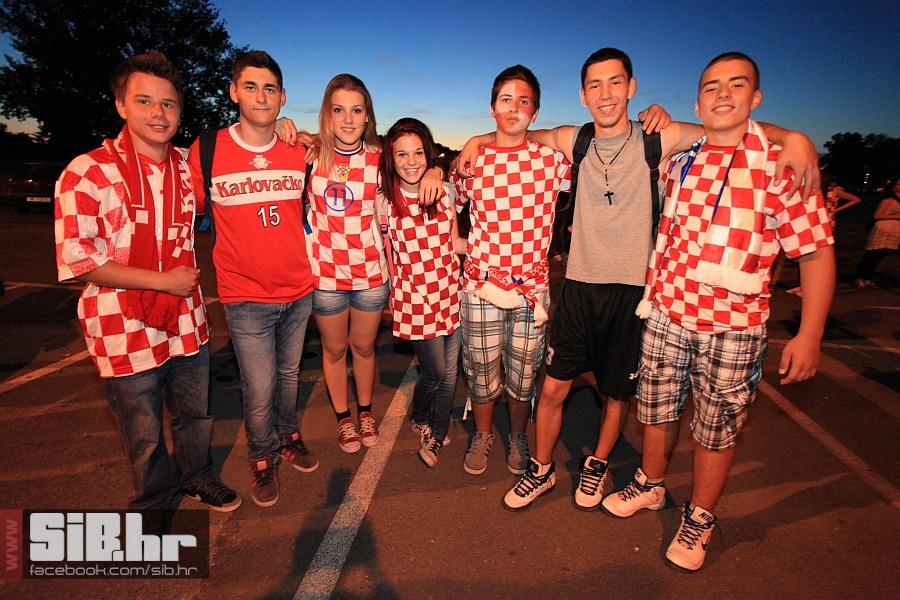 dc_party_14062012_sibhr_by_mban