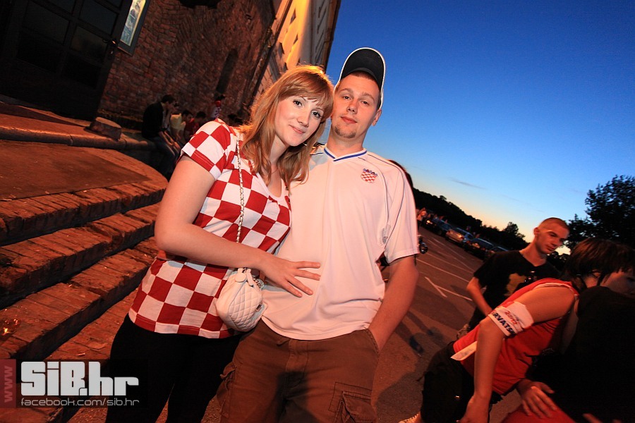 dc_party_14062012_sibhr_by_mban
