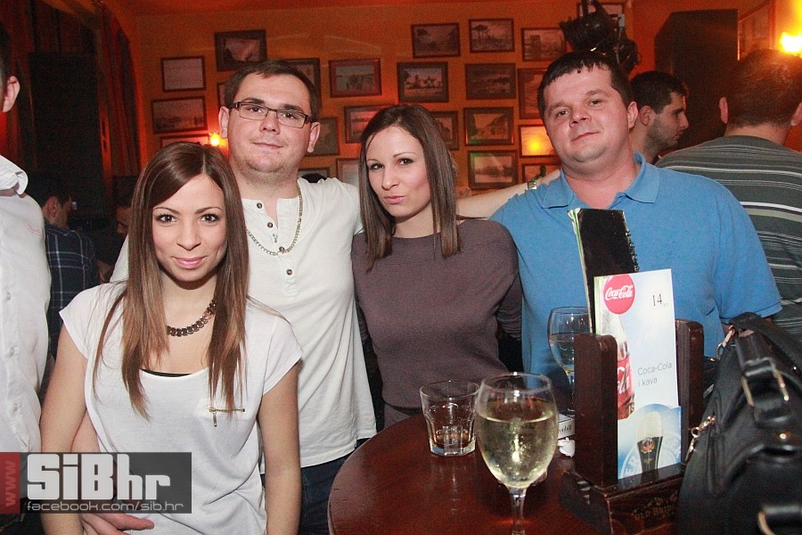 nocni_zivot_OldBridgePub_040120